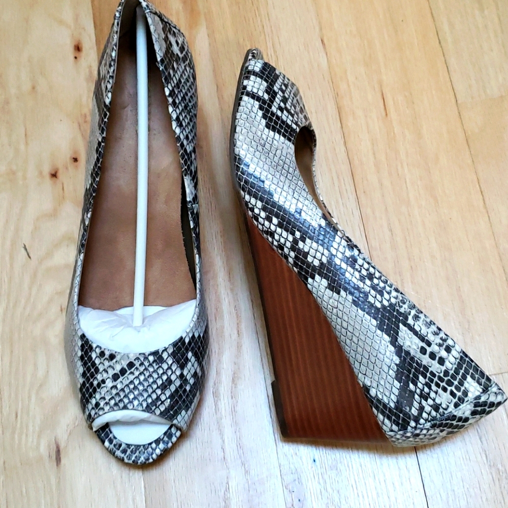 Vionic Wedges